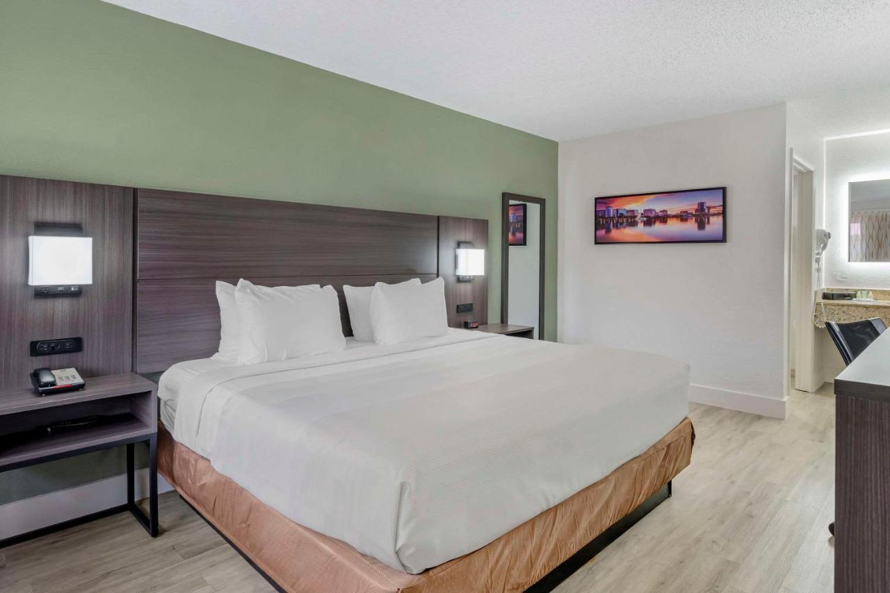 Quality Inn & Suites Orlando East - Ucf Area Alafaya Exterior foto