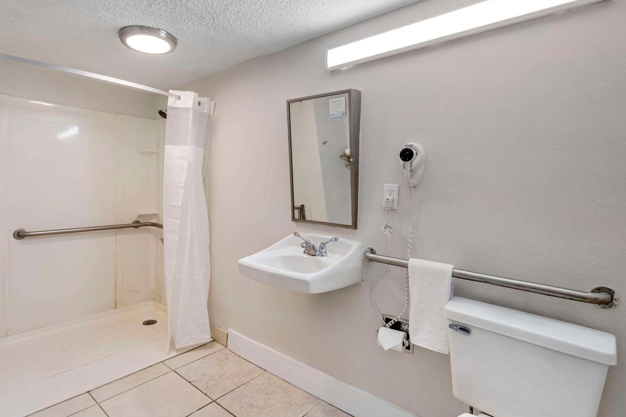 Quality Inn & Suites Orlando East - Ucf Area Alafaya Exterior foto