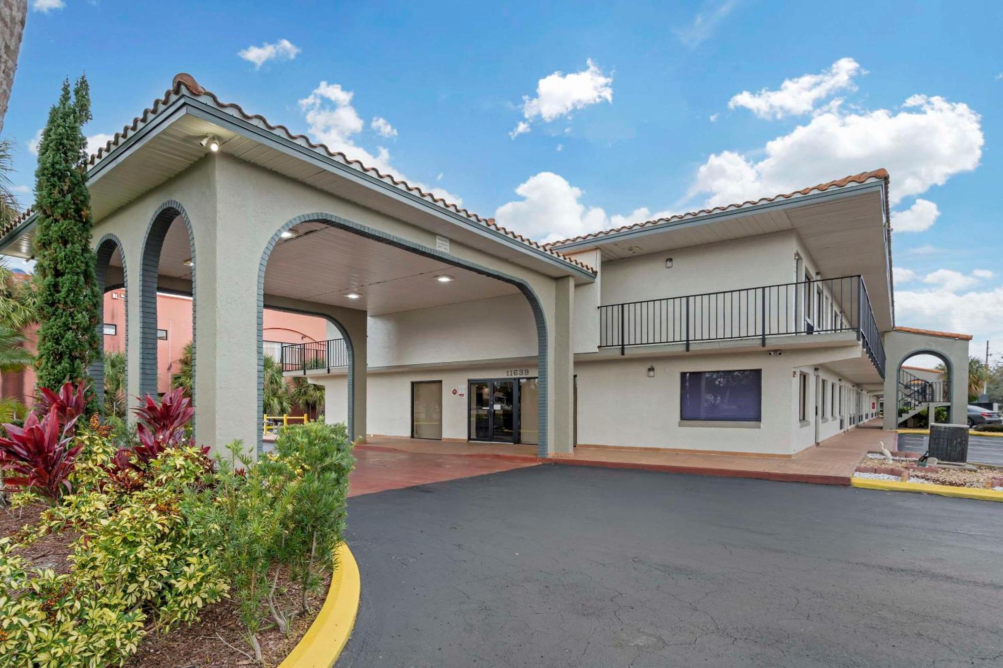 Quality Inn & Suites Orlando East - Ucf Area Alafaya Exterior foto