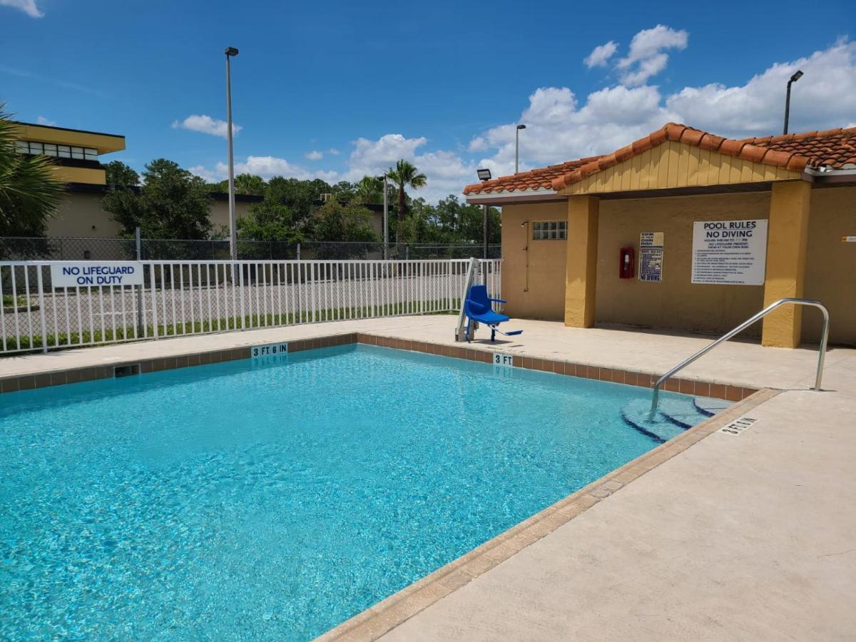 Quality Inn & Suites Orlando East - Ucf Area Alafaya Exterior foto